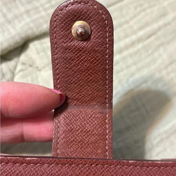 Louis Vuitton Brown and Gold Wallet with Iconic Monogram Design - Picture 6 of 15